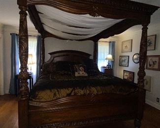 American Signature West Indies Mahogany Carved Wood Poster/Canopy Bed