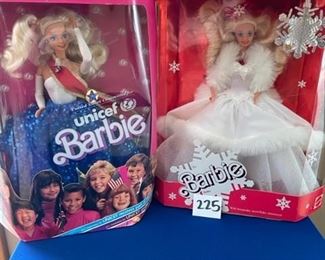 Happy Holidays 1989 Barbie & Unicef Barbie $25