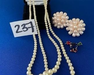 Pearl jewelry; pink pearl earrings, bracelet, necklace and rhinestone pin $15
