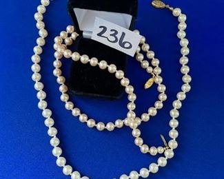 Two pearl necklaces $14