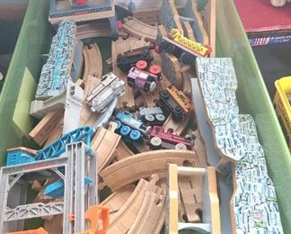 Thomas The Tank Engine Play Set (Includes Thomas, Several Cars, Track and Apparatuses