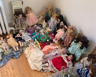 Many Seymour Mann dolls