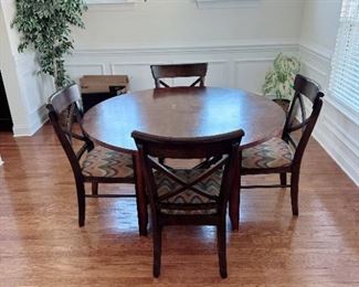 Available for pre-sale BASSETT FURNITURE ROUND DINING TABLE WITH 4 CHAIRS 