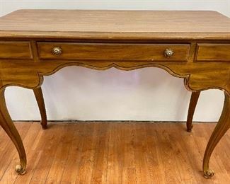 Vintage Drexel French Provincial Solid Wood Desk
Lot #: 103