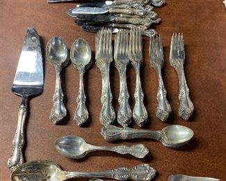Towle Sterling flatware (86 pcs.)