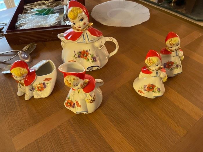 SHARPSTOWN ESTATE SALE in Houston, TX starts on 12/2/2022