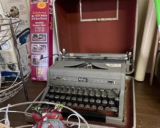 Portable typewriter 
