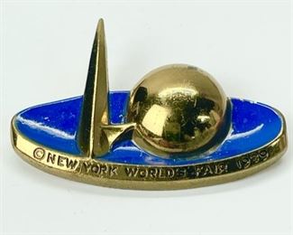 New York Worlds Fair Enamel Brooch Pin
