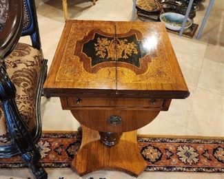 Inlaid wooden chess table