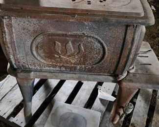 Cast iron stove