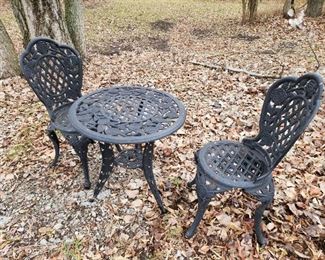 Cast aluminum patio set