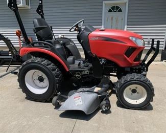 2015 Yanmar 324 tractor with blade and bucket.
Runs great.... was bought  and truly not used very often, less than 400 hours