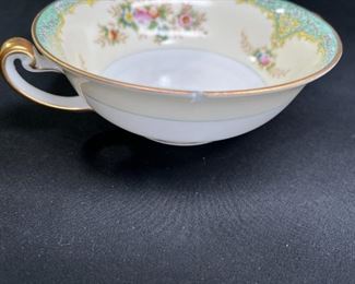 6 Meito China MEI44 Soups & Saucers