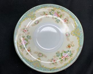 Meito China MEI44 Tea Cups & Saucers