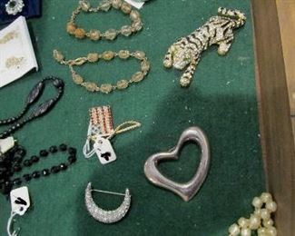 Case Jewelry