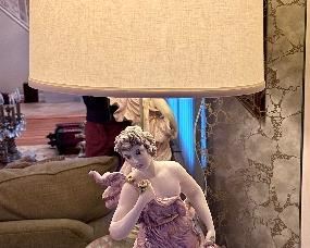 Beautiful Capodimonte table lamp