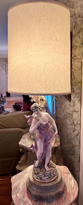 Beautiful Capodimonte table lamp