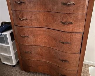 vintage/antique wavy chest of drawers