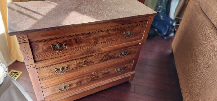 LATE 1800's early 1900's Dresser manufactured in Dayton ,Ohio by S.C. Bennett &Co. Excellent condition. 