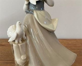 Lladdro "Girl with Doves" (retired #4915)