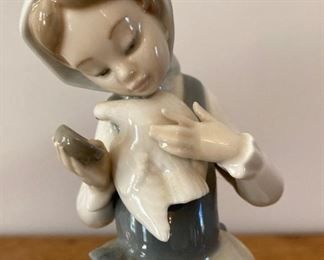Lladdro "Girl with Doves" (retired #4915)