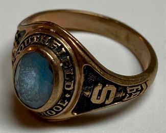 1969 Southfield High School gold senior class ring