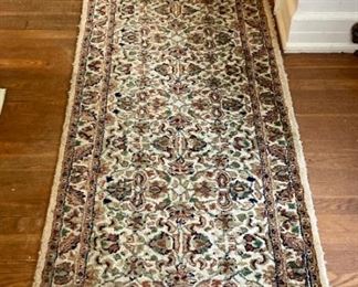 Capel 100% wool Vente-Ispahan Ivory carpet runner 2'6" x 8'6" (including fringe)