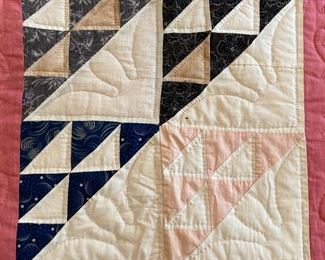 1940s quilted Flying Geese 4 patch quilt