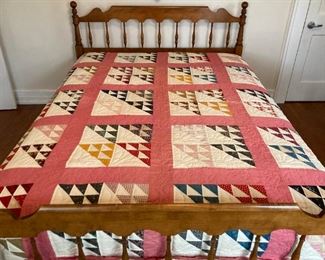 1940s quilted Flying Geese 4 patch quilt