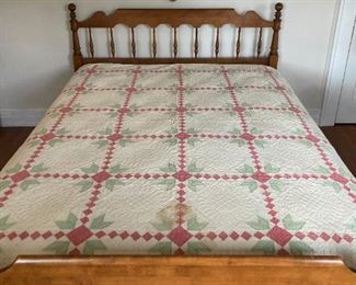 Vintage star chain pattern quilt