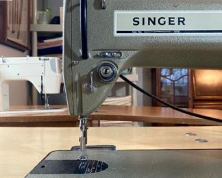 Singer heavy duty 191D300AA with table