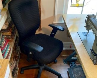 Ergonomic office chair