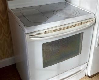 Kenmore Elite white five burner stove