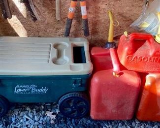 Ames Lawn Buddy, gas cans