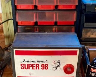 International Super 98 Solid State Fencer; hardware organizers