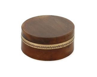 91
An Agate Vanity Box
20th century, 18k rose gold
indistinctly marked to gold bezel
A circular two part body with 18k rose gold bezel with an intaglio Greek Key design
1.25" H x 2.5" Dia
#7496
Estimate: $800 - $1,200