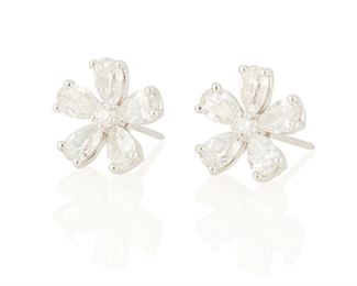 126
A Pair Of Diamond Flower Earrings
Platinum and 18k white gold; Earrings stamped: PT950; Backings stamped: 18k
Centering two round full-cut diamonds totaling 0.17ct. in weight and ten pear shaped diamonds totaling 3.29cts. in weight and each graded E-F color and VS clarity
0.50" Dia
7.5 grams
2 pieces
Estimate: $5,500 - $6,500