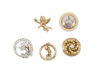 335
A Group Of Diamond Jewelry Including Ruser
18k white gold, 14k yellow gold and base metal; Variously stamped: 14k / Ruser / Copyright / (c)
Including a palladium and diamond wreath brooch set with sixty-two single, round full-cut and old European-cut diamonds totaling approximately 3.20cts. in weight and graded G-H color and SI clarity (1.375" Dia; 8.7 grams), a 14k yellow gold swirl brooch centering a round full-cut diamond gauged at 0.95ct. in weight and graded G-H color and VS2 clarity (1.375" Dia; 15.6 grams), A 14k cherub in a cage pendant signed Ruser set with a baroque freshwater pearl and two round sapphire eyes (1.125" Dia; 10.3 grams), a 14k yellow gold cherub brooch set with one round full-cut diamond gauged at 0.05ct. and two small round sapphire eyes (1.50" W x 1.125" H; 16.2 grams) and a two-tone base metal circle brooch depicting a barrell with an arrow (1.375" Dia; 14.5 grams)
5 pieces
Estimate: $2,500 - $3,500