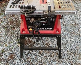 $100 10” Skilsaw table saw model #3310 missing guard. 
