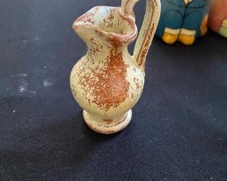 $5 (P37) Tiny pitcher