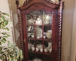 Beautiful ornate display hutch (Limoges china inside is available also but sold separately)