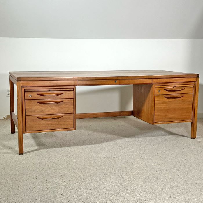 JENS RISOM EXECUTIVE DESK  | 
With two banks of drawers and a central support beam, no plaque or signature
- l. 74 x w. 36 x h. 28 in.