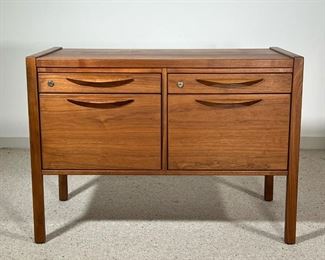 JENS RISOM SIDE CABINET  |  
Finished back, no apparent plaque or markings - l. 39.5 x w. 21 x h. 28.5 in.