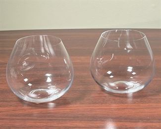 (2pc) PAIR TIFFANY GLASSES  |  
With flat thumb holds, each marked on the bottom and stamped SPAIN - h. 3.75 x dia. 4 in.