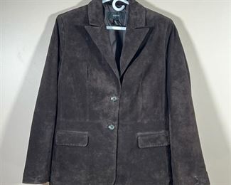 ALFANI LEATHER JACKET  |
Womens size large, genuine leather, brown suede blazer with stitched trim packets