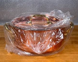 SMALL COPPER POT  |
Small cooking pot with lid - h. 4 x dia. 7.5 in. (pot only)