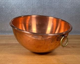 COPPER MIXING BOWL  |
Made in France, stamped but with no apparent makers mark, single handle - h. 5.5 x dia. 11 in.