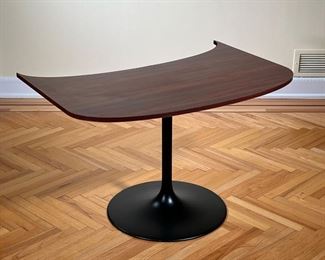 CUSTOM TABLE EXTENSION  |
Saarinen style base with a custom contorted top designed to further extend the double pedestal dining table also in this auction - l. 46 x w. 34 x h. 28.5 in.
