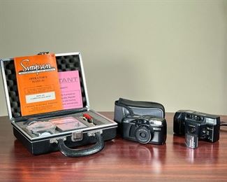 (3pc) CAMERAS ETC  |
Including two 35mm film cameras and a cased Simpson Illumination Level Meter

