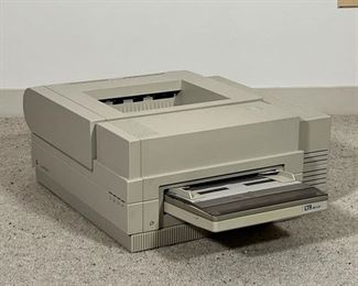 APPLE LASERWRITER II  |
Retro Apple printer - l. 28 x w. 19.5. x h. 9 in.
